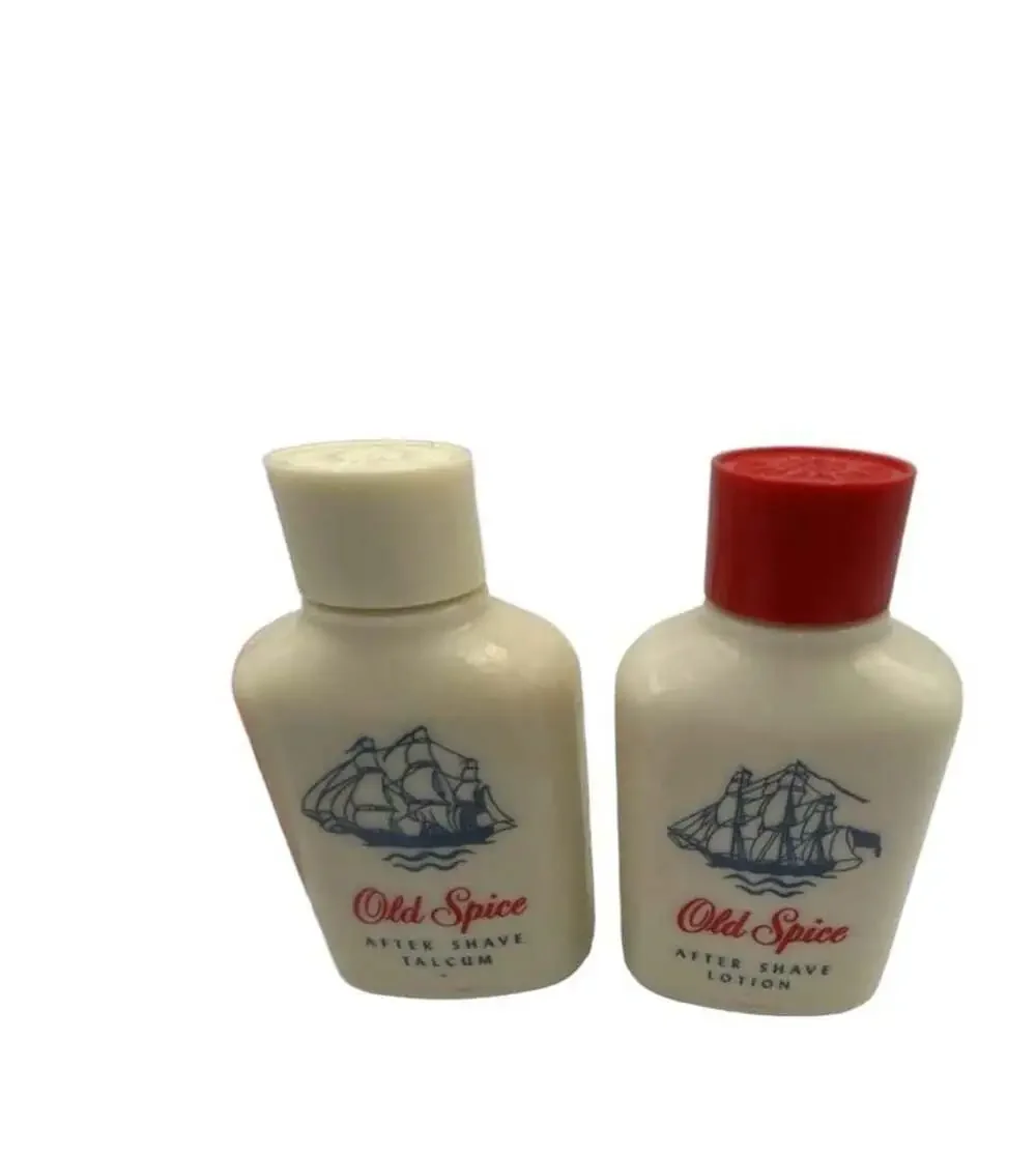 Vintage Old Spice Traveler Gift Set No. 3365 with After Shave Lotion and Talcum